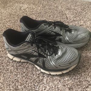 Brooks GTS 17